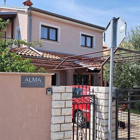 Apartmani Alma Пула Екстериор снимка