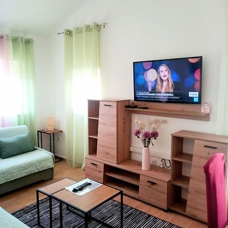 Apartmani Alma Пула Екстериор снимка