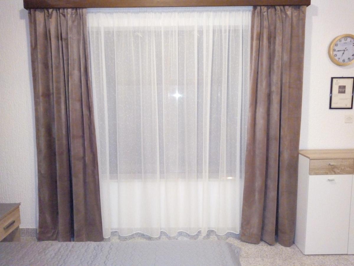 Apartmani Alma Пула Екстериор снимка