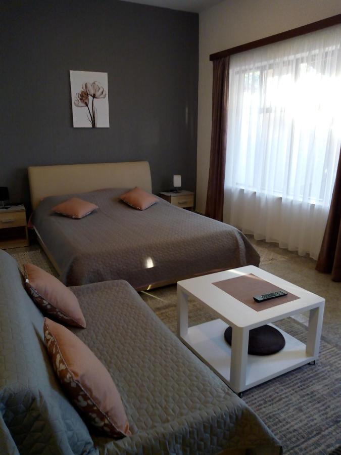 Apartmani Alma Пула Екстериор снимка