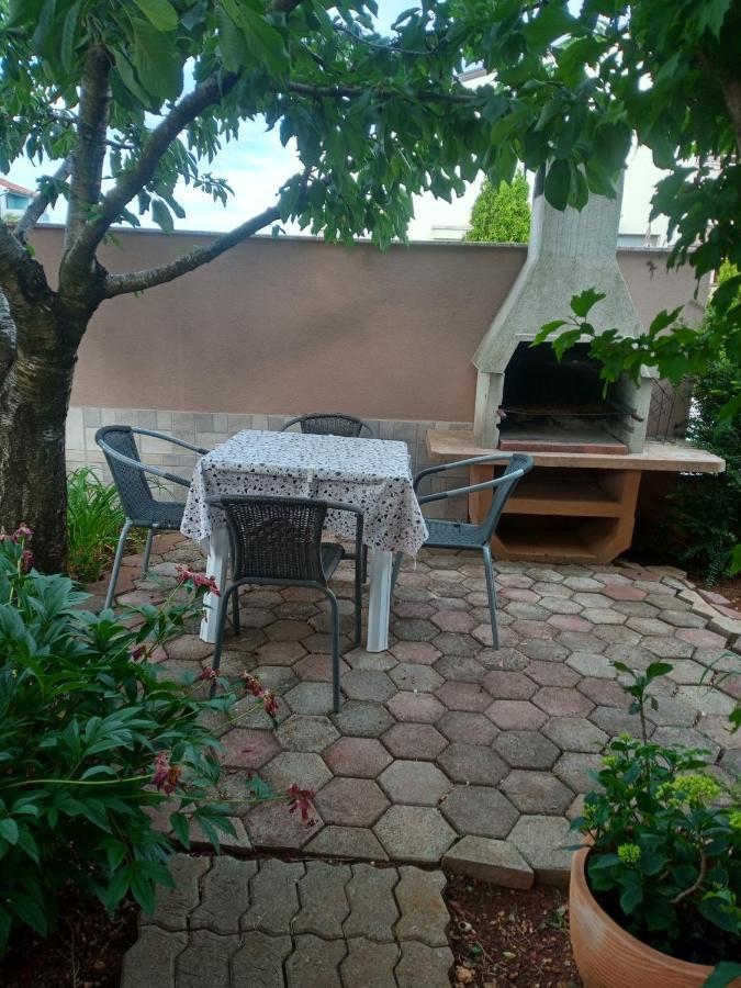 Apartmani Alma Пула Екстериор снимка