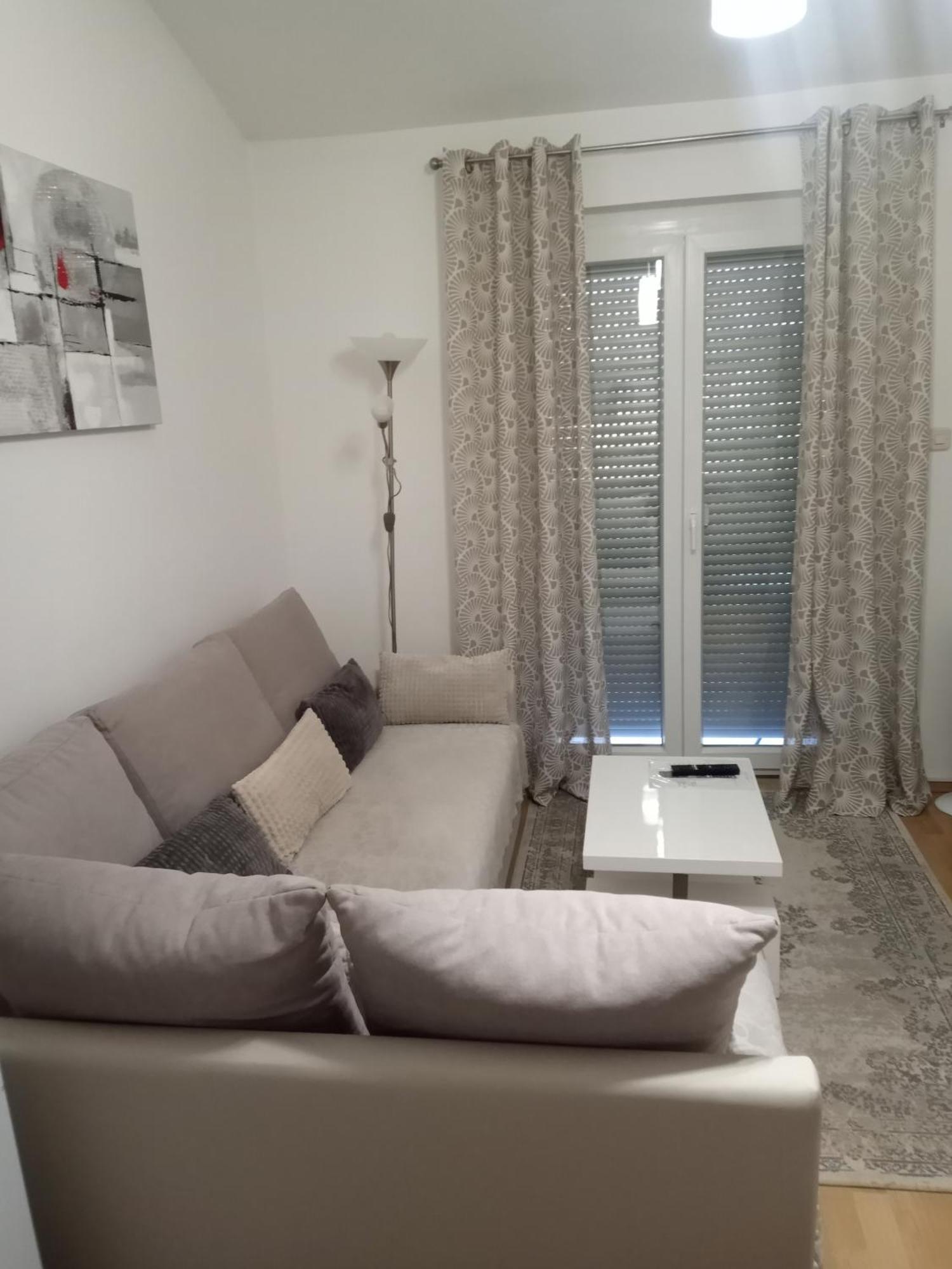 Apartmani Alma Пула Екстериор снимка