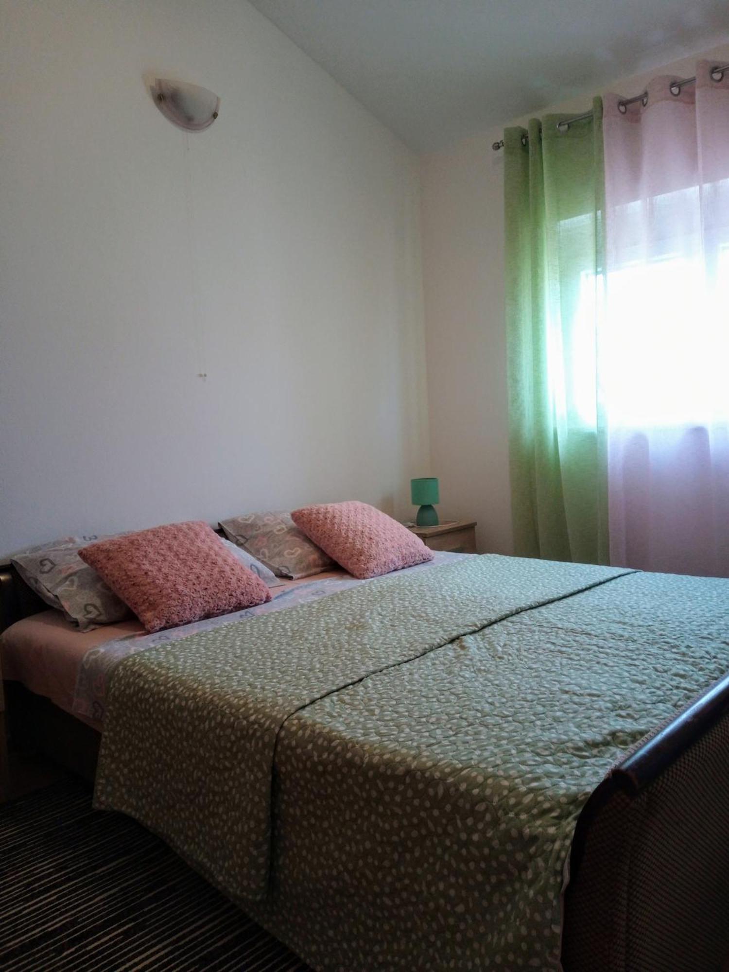 Apartmani Alma Пула Екстериор снимка