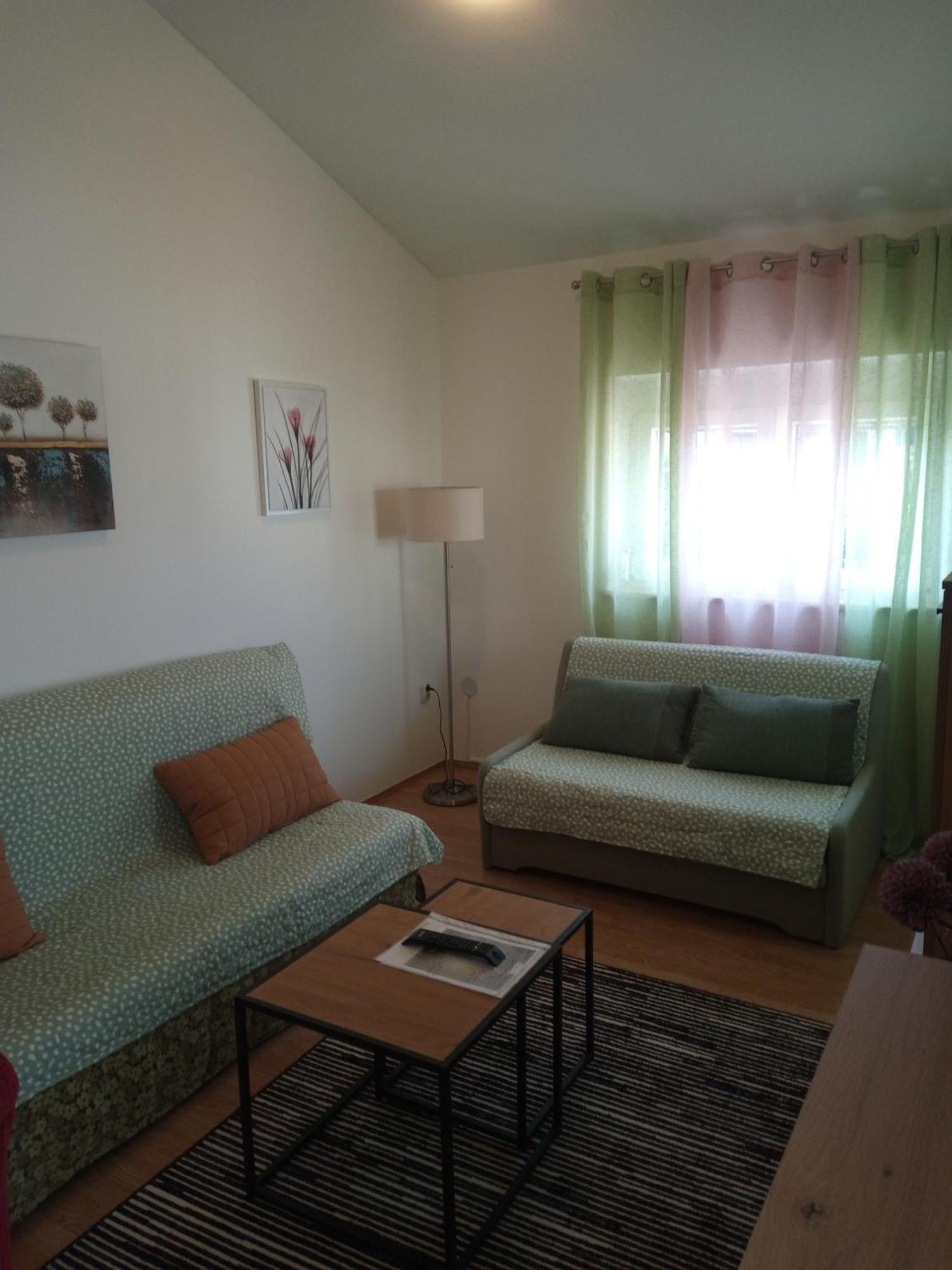 Apartmani Alma Пула Екстериор снимка