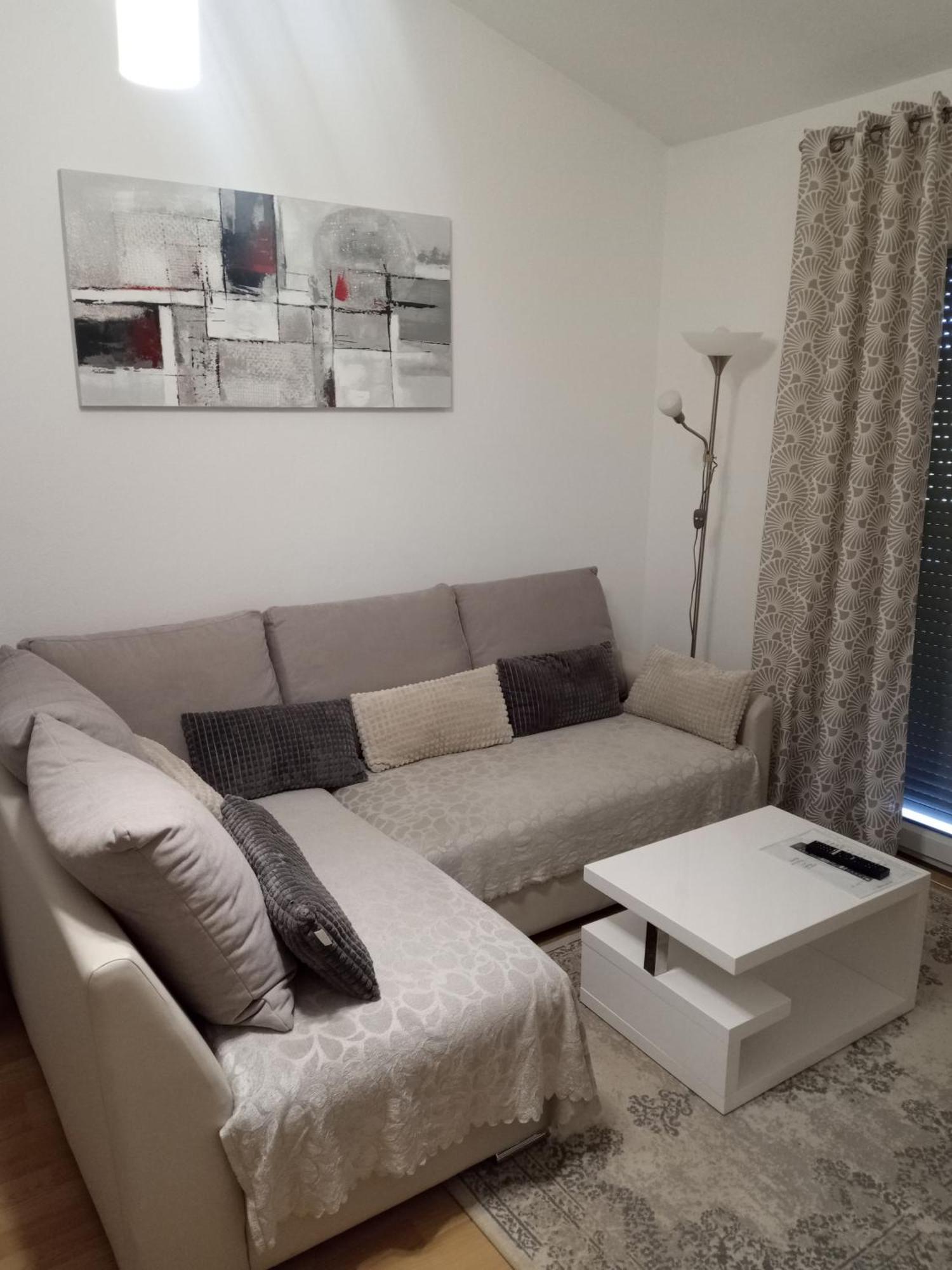 Apartmani Alma Пула Екстериор снимка